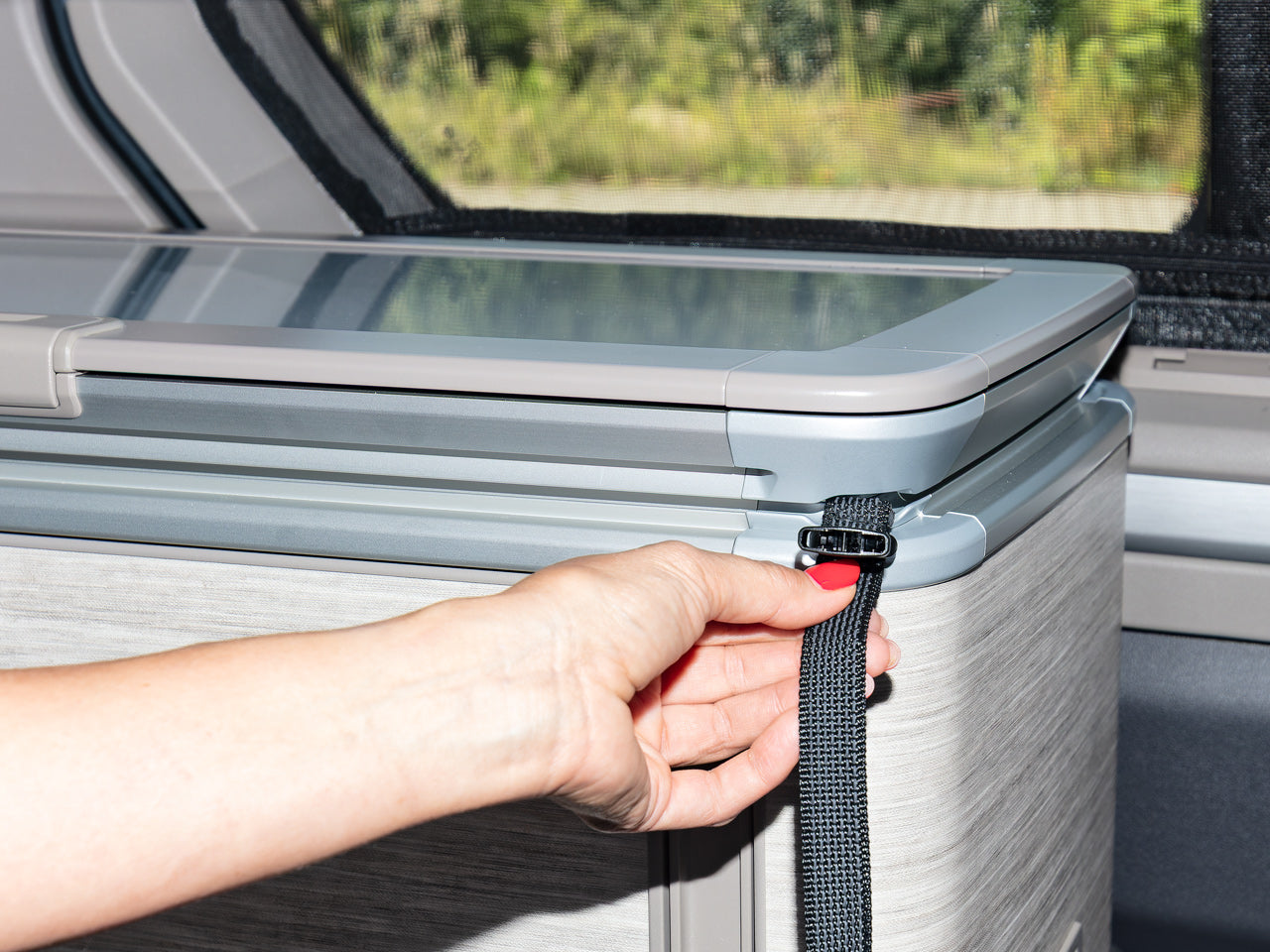 ISOLITE ® Befestigungsgurt-Set für die Küchenblockschiene VW T7 California Ocean / Coast