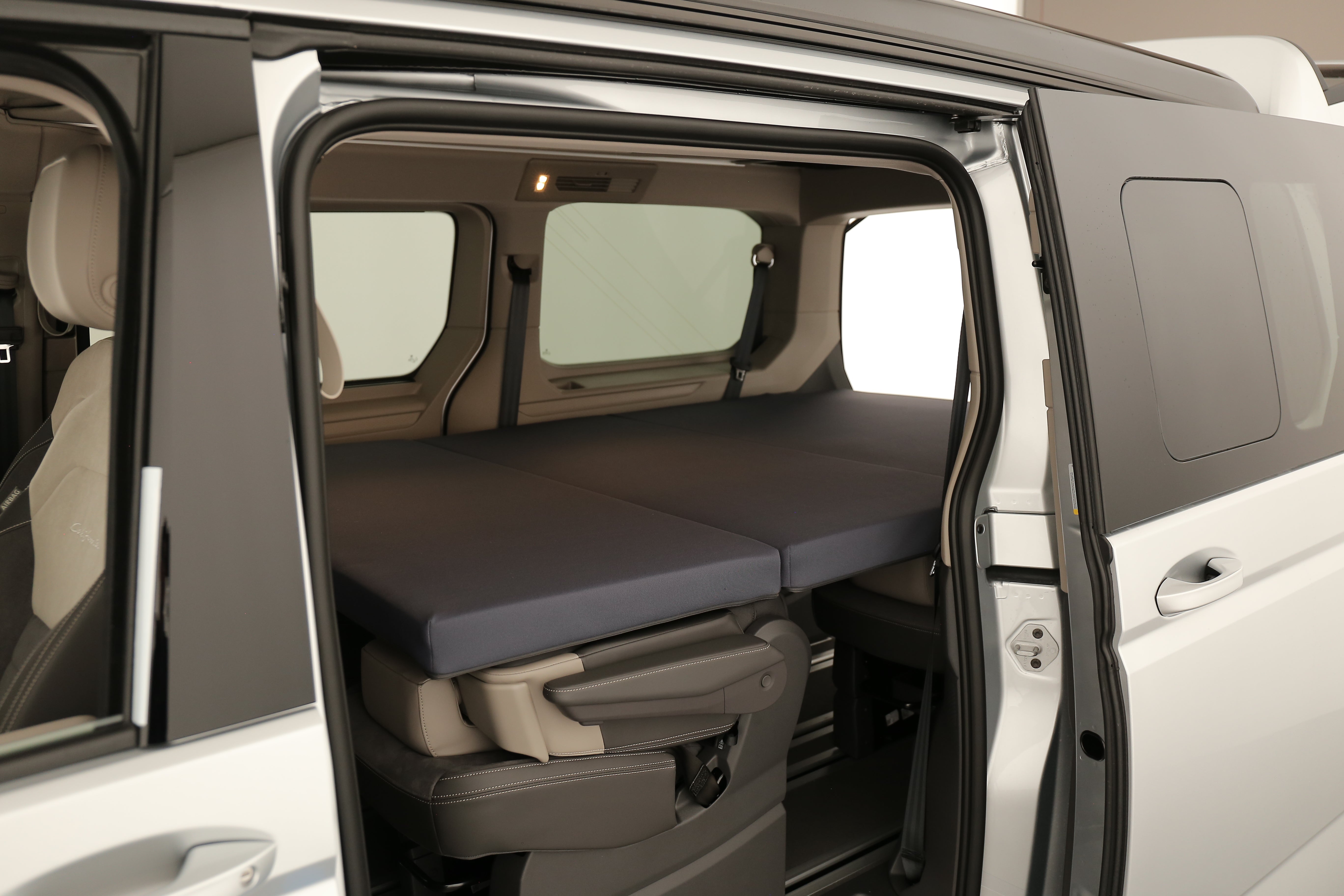 Schlafsystem für T7 Multivan / Multivan California by The Bullishow