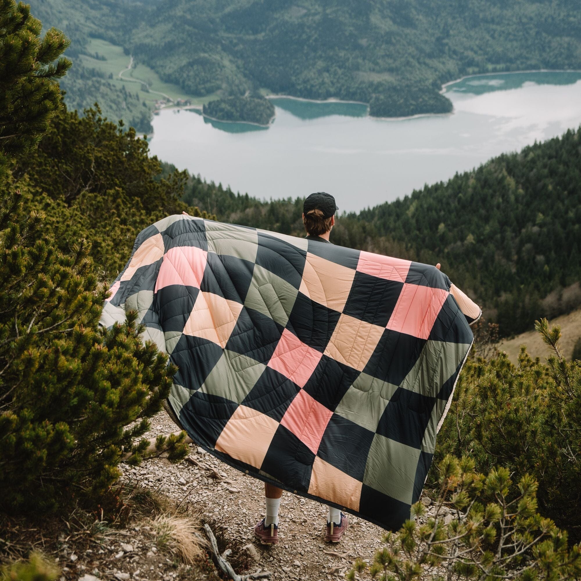 CloudTouch®: vielseitige, warme Decke VOITED