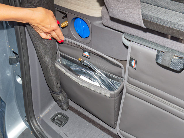 UTILITY für Kleiderschrank Heck, "Duschtasche", VW T7 California Ocean / Coast