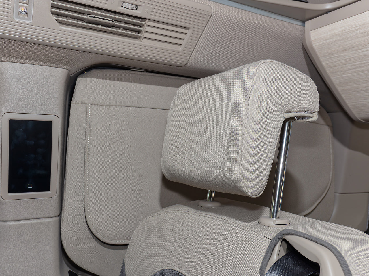 Second Skin ® Schonbezug Schlafsitz im VW T7 California Ocean/Coast, Beach Tour/Camper, Design "Ribella Sandwick / Raven".