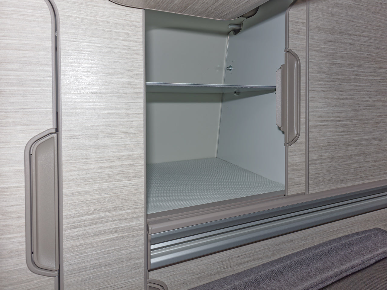 Antirutsch-/Schutzmatten-Set für VW T7 California Ocean / Coast, 9er-Set