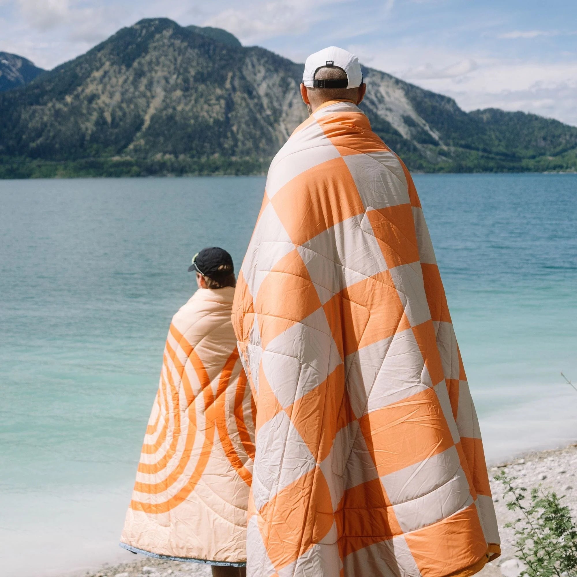 Multifunktionale Outdoor-Fleecedecke & Kissen VOITED