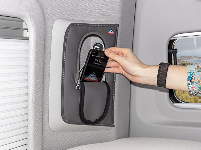 4TOP verschließbares Abschluss-Set für die Ablagemulden in den D-Säulen des VW Grand California 680